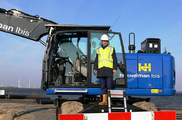 Damwand Tulpeiland Zeewolde bijna klaar.